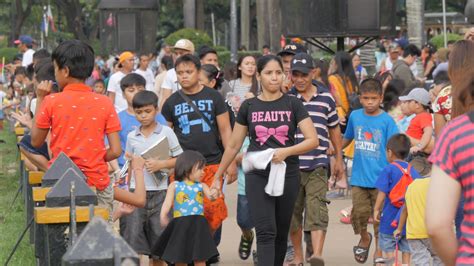 WALK: Tagalog.